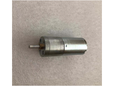 Motor DC com caixa de engrenagens 1,6 kg 12 V 130 RPM eixo 4 mm - Imagem 1