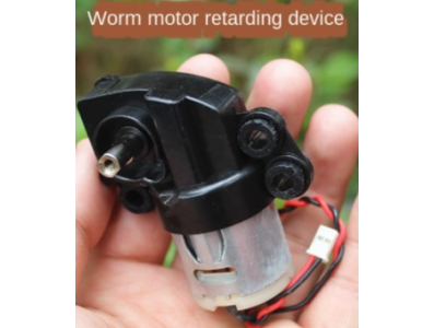 Motor redutor DC Clock 7 6&ndash;12V 60&ndash;120 rpm com engrenagem sem-fim (worm) - Imagem 1