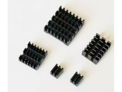 Conjunto 5 em 1 de dissipadores de alum&iacute;nio pretos para Raspberry Pi 5 - Imagem 1