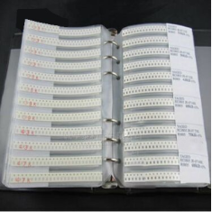 Kit SMD 0805: capacitores 700 unidades e resistores 3025 unidades, 80 valores, total 3725 pe&ccedil;as