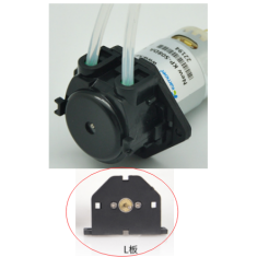 Bomba de l&iacute;quido 12V Tipo L com tubo de silicone preta