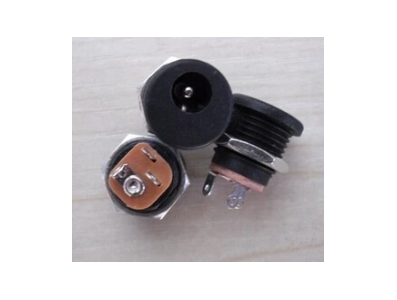 Conector de alimenta&ccedil;&atilde;o DC f&ecirc;mea DC-022 5,5&times;2,1 mm com porca - Imagem 1