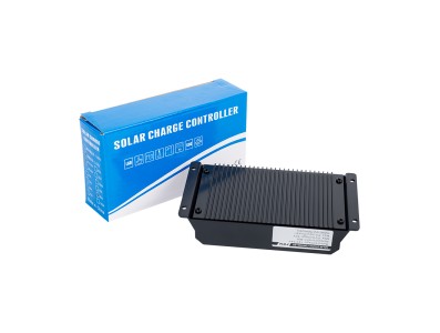 Controlador de carga solar PWM 60A 12/24V com duas portas USB, display LCD e placa de alum&iacute;nio - Imagem 6