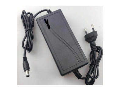 Fonte de alimenta&ccedil;&atilde;o integrada 12V 5A 60W, plug UE, cabo duplo com luz - Imagem 1