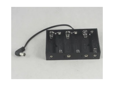 Caixa porta-pilhas 6x AA com conector DC 2.1 angular, sem tampa - Imagem 1