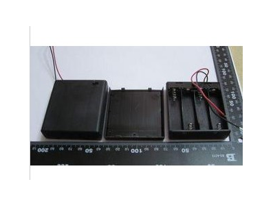 Porta-pilhas para 4 pilhas AA com tampa e interruptor liga/desliga - Imagem 1