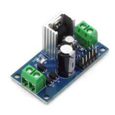 LM7805 Regulador de Tens&atilde;o 5V Tr&ecirc;s Terminais (AC/DC)